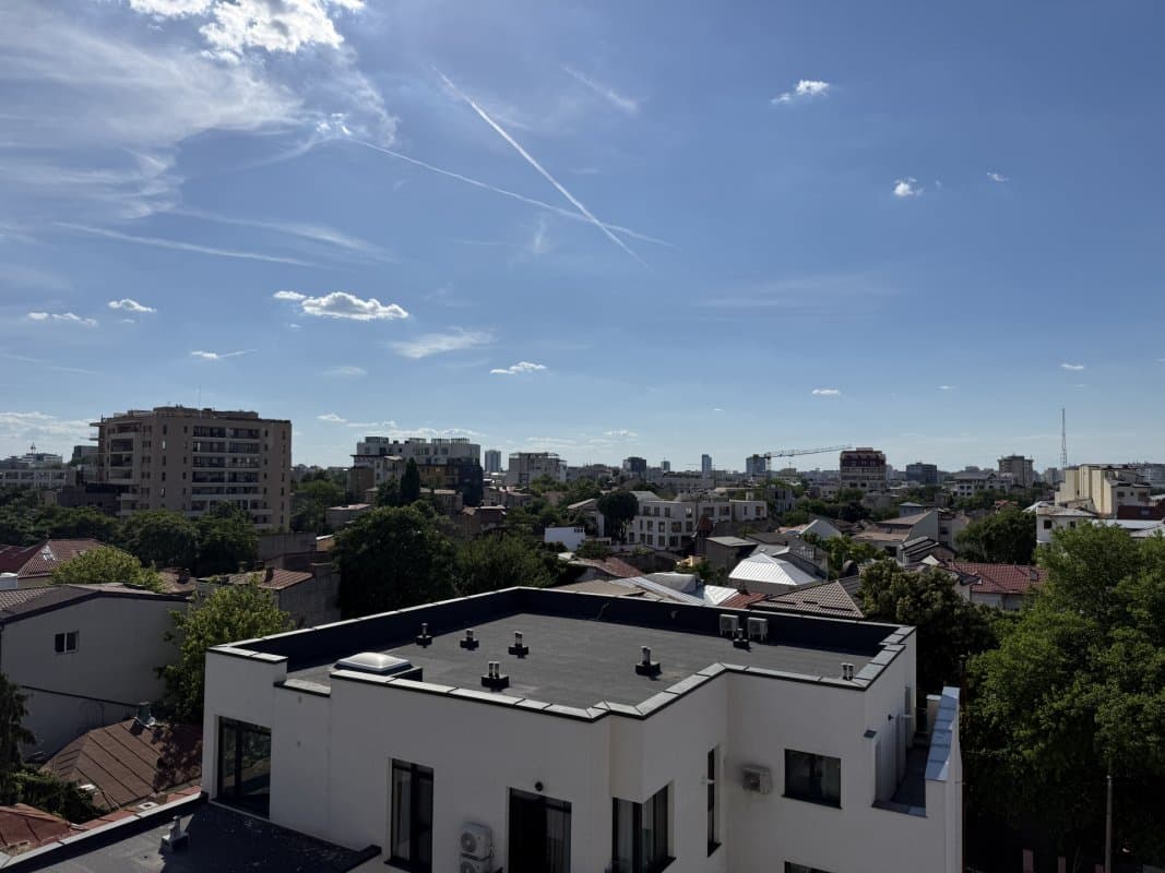 Interior apartament în construcție, cameră goală