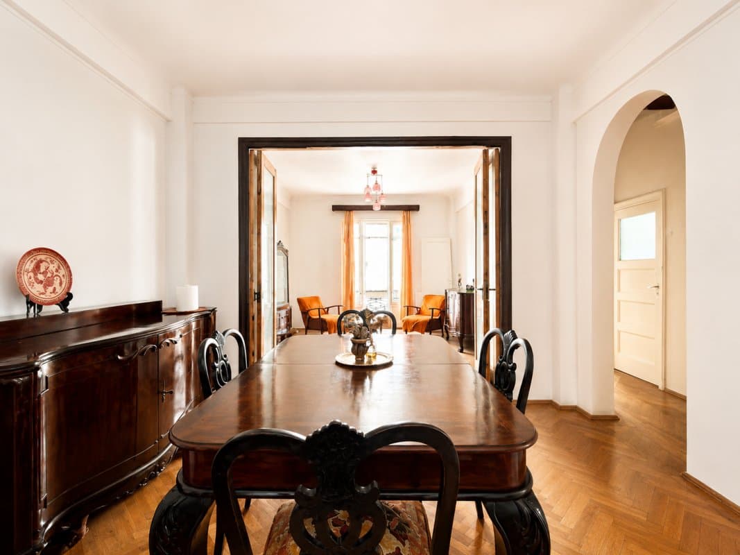 Apartament, 4 camere, de vânzare, Universitate — Apartament 4 camere, Universitate, sufragerie cu tablă și mobilă închisă