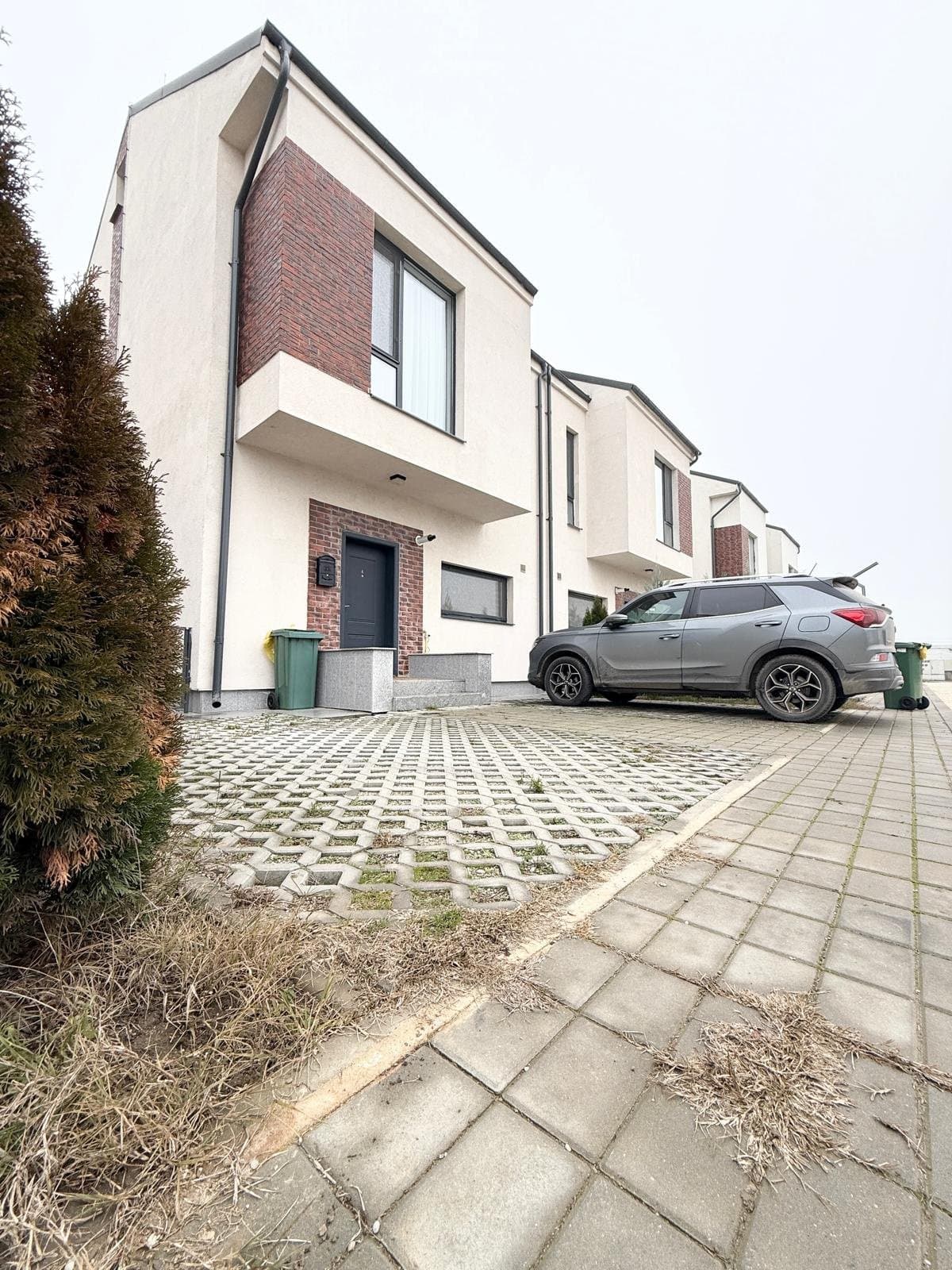 Oportunitate de Investiție – Casă Duplex în Complexul Rezidențial DOXA GARDENS — Tunari, Tunari