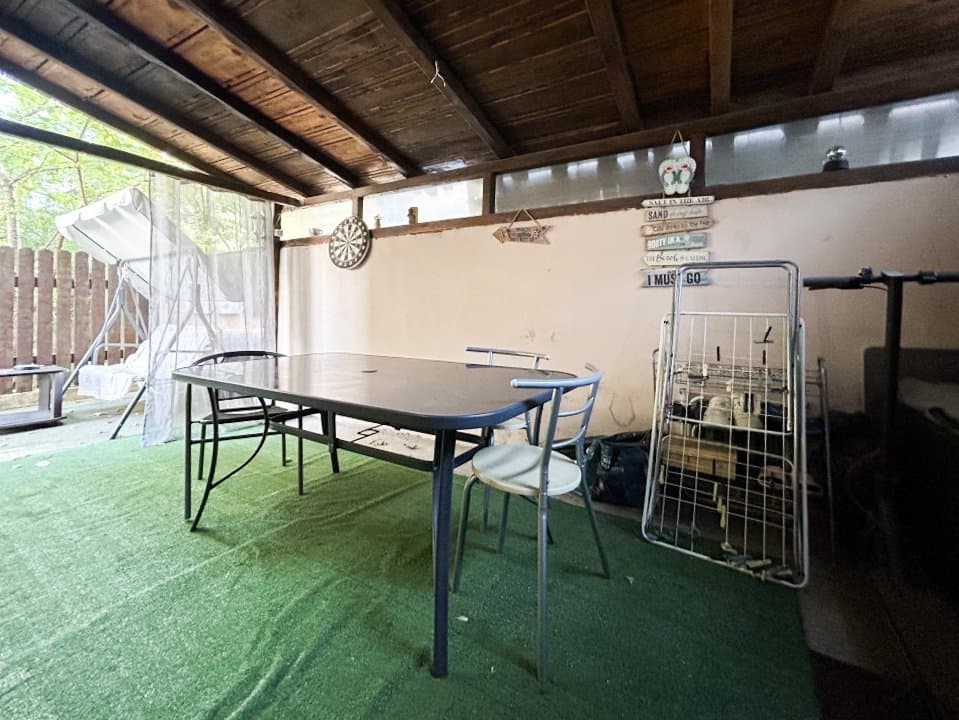 Terasă, masă ping-pong și înmagazinare