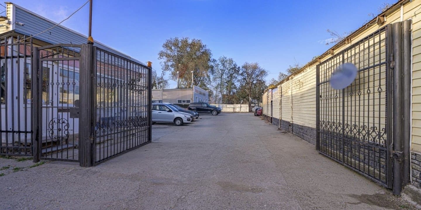 COMPLEX INDUSTRIAL DE VANZARE - PANTELIMON — Pantelimon, Pantelimon