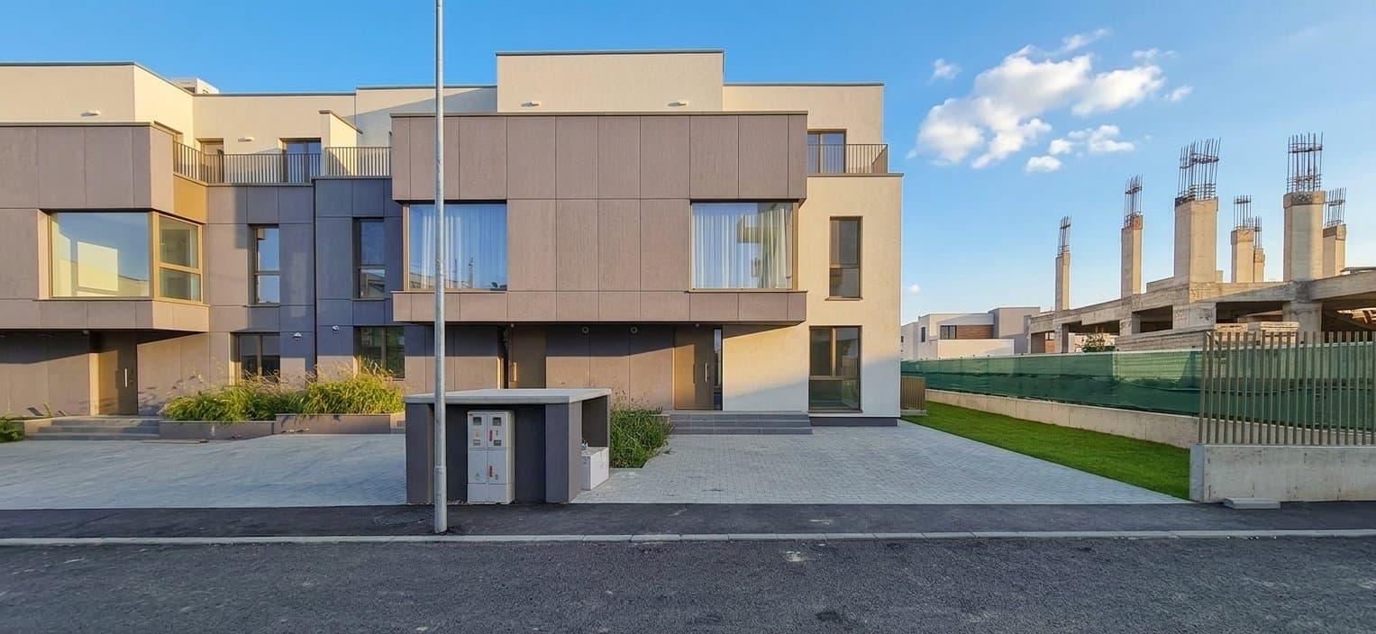 Vila exclusivistă, prima închiriere, GreenLake — Sisesti, București
