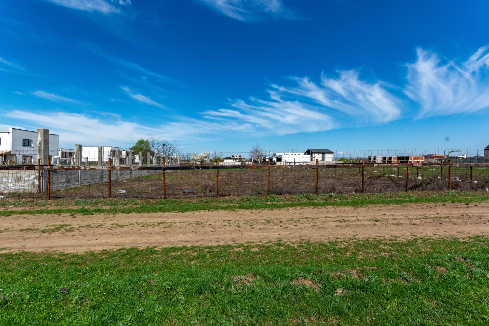 Tunari – zona Castanului | teren 750 mp | deschidere 25 ml | Ideal casa / duplex — Tunari, Tunari