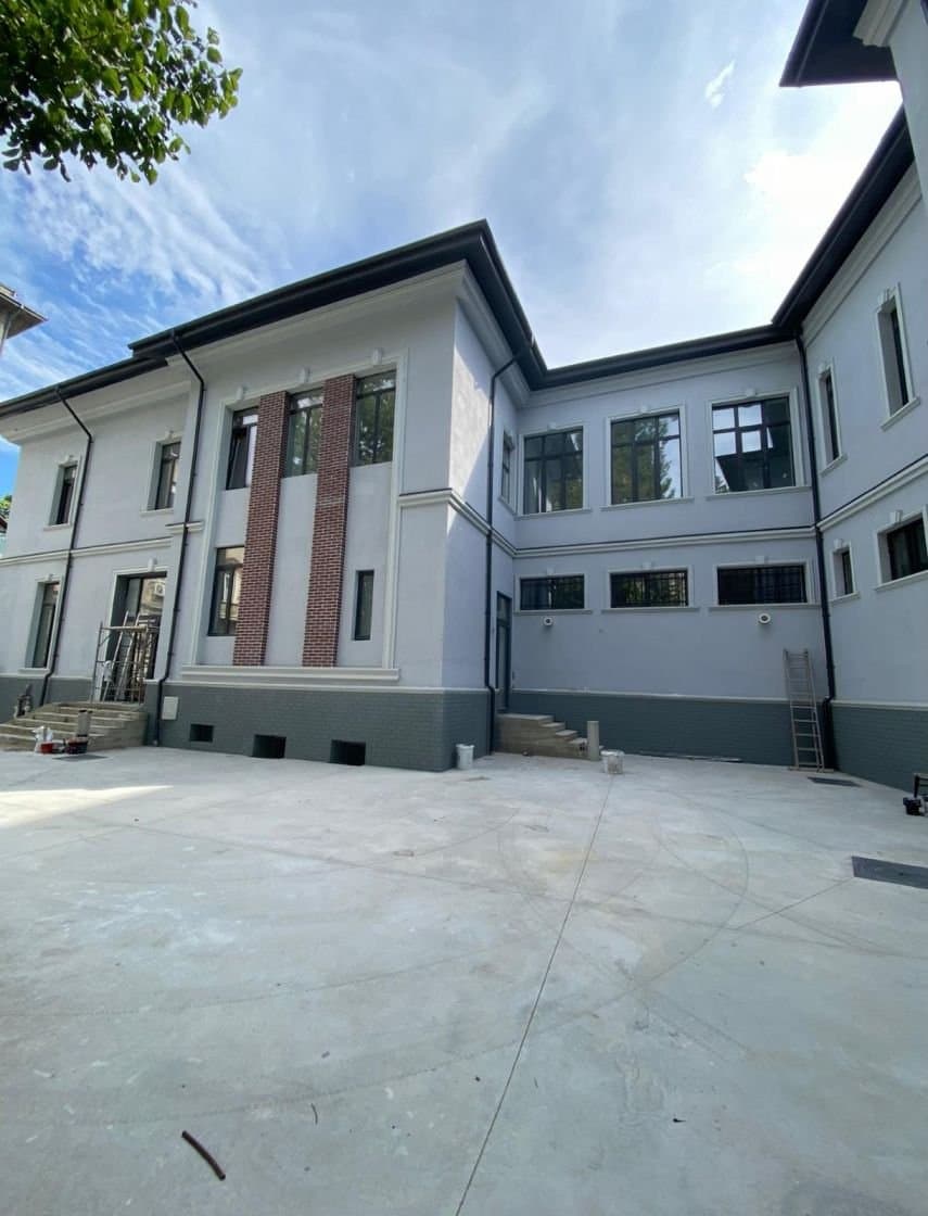 SUPER OCAZIE SE VINDE CLADIRE SPATIOASA 765 MP ZONA SALA PALATULUI-STIRBEI VODA — P-ta Romana, București