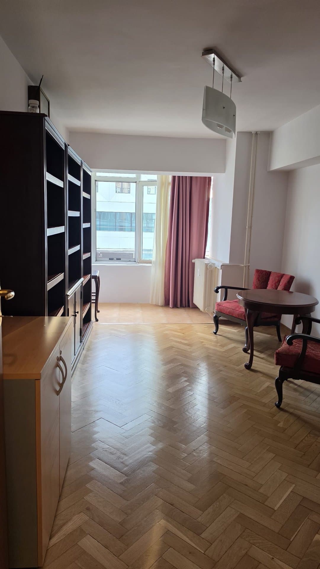 Apartament 3 camere, Unirii, etaj 1, decomandat,, București
