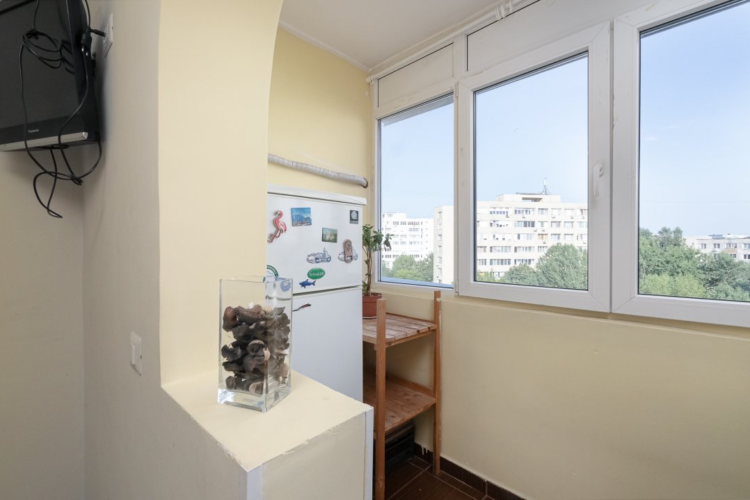 Parc IOR - Ambrozie. Apartament decomandat bloc 1984