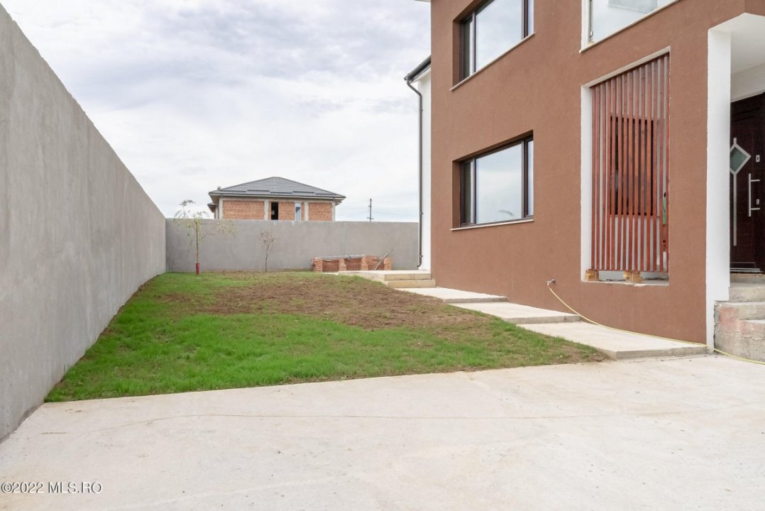 Probabil cea mai mare si frumoasa casa din zona!