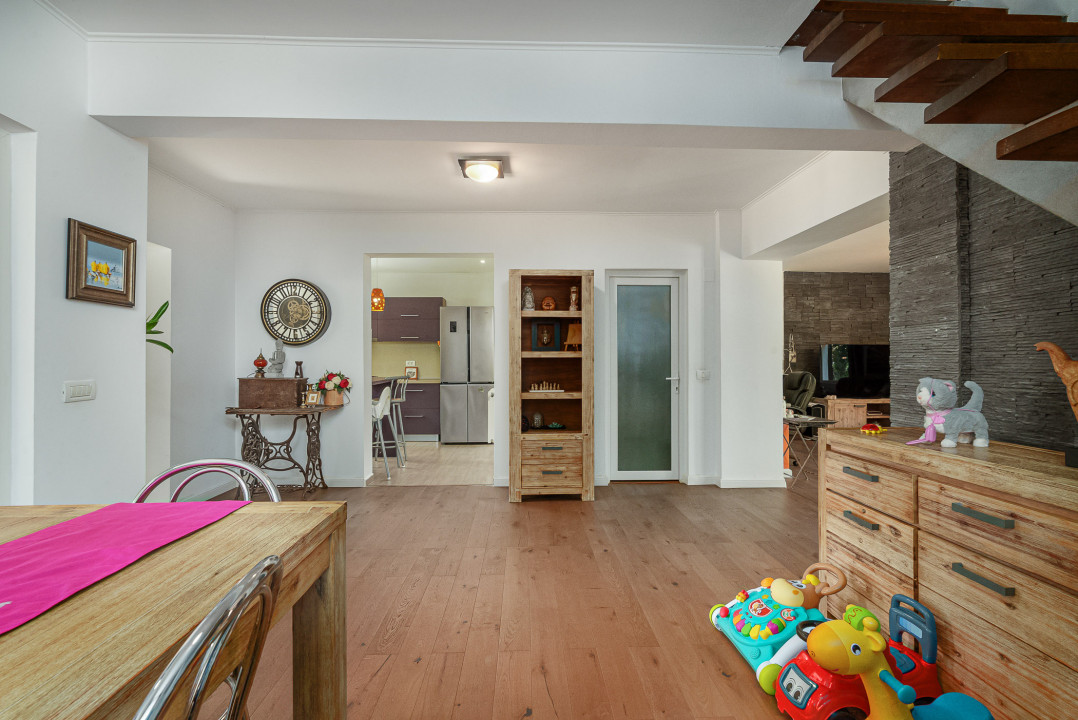 Vila individuala, 5 camere, teren generos si vegetatie matura - central Otopeni