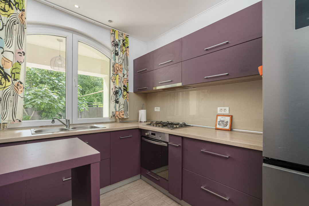 Vila individuala, 5 camere, teren generos si vegetatie matura - central Otopeni