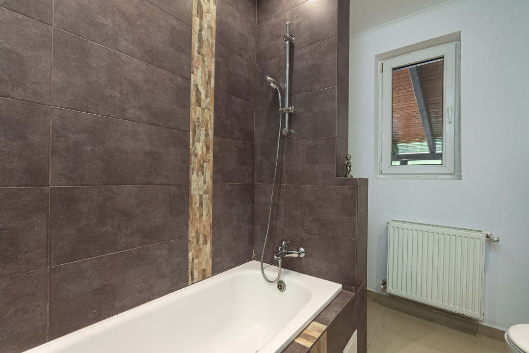 Vila individuala, 5 camere, teren generos si vegetatie matura - central Otopeni