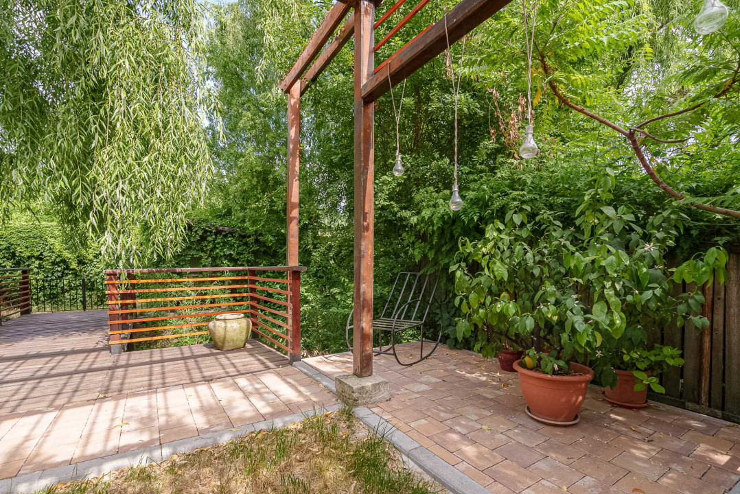 Vila individuala, 5 camere, teren generos si vegetatie matura - central Otopeni