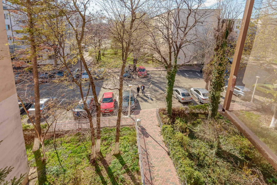 Apartament 4 camere Piata Minis-Baraje