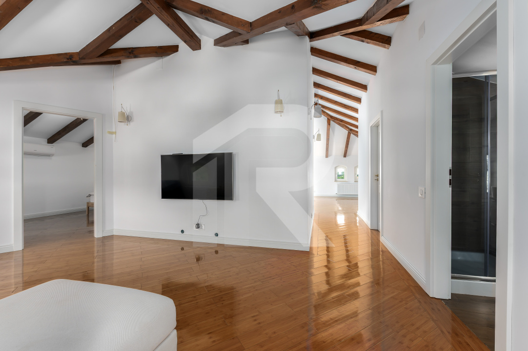 Vilă elegantă cu piscină și ieșire la Lac – Căciulați, Balotești