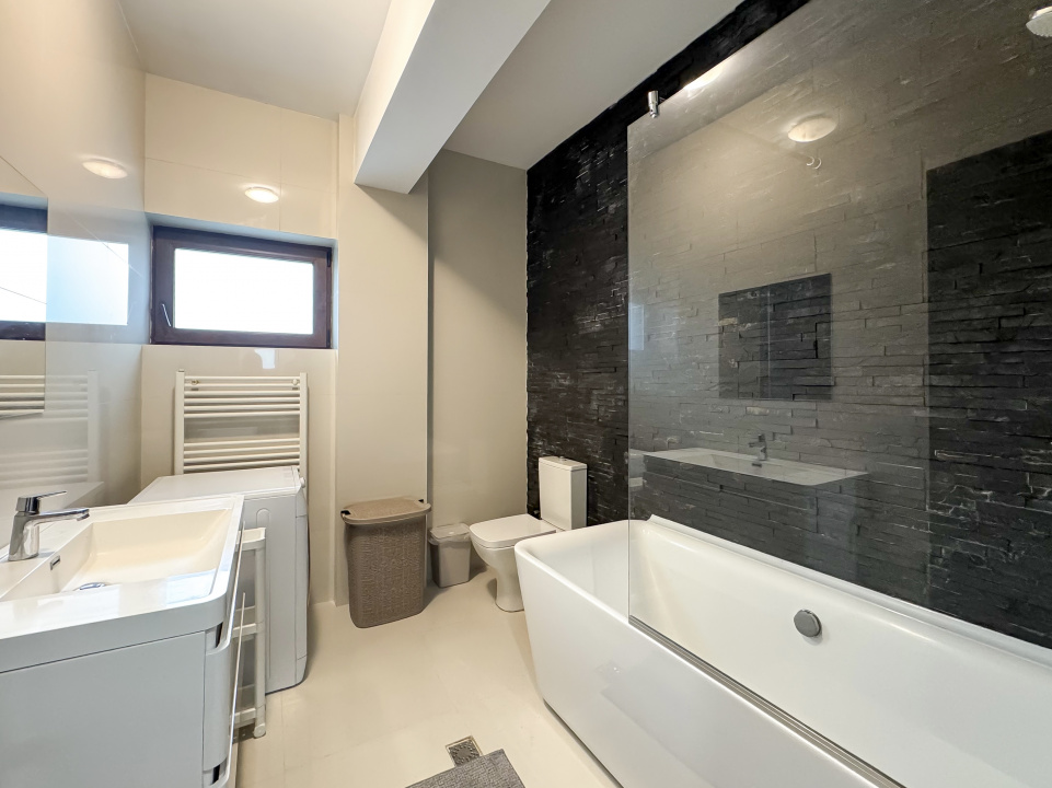 Salajan. Garsoniera mobilata, utilata si cu loc de parcare.