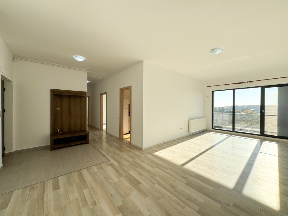 Apartament de inchiriat - suprafata generoasa