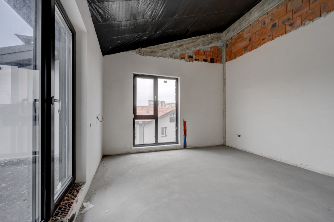 Duplex  - curte - 4 bai - 3 dormitoare -  metrou Păcii 