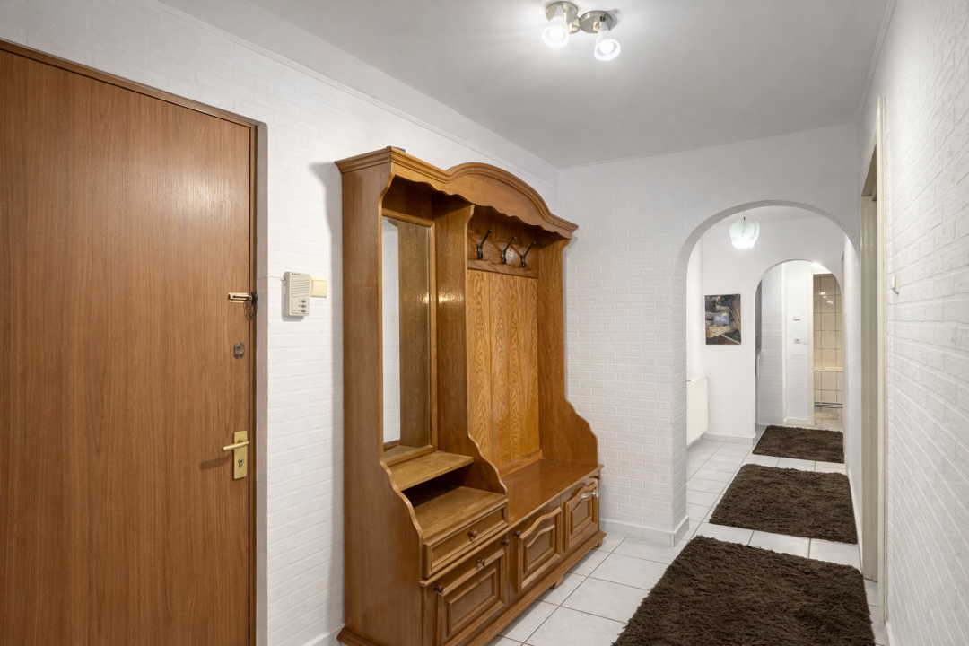 3 camere cu centrala proprie si loc de parcare 