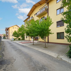  Garsoniera mobilata, utilata si cu loc de parcare.