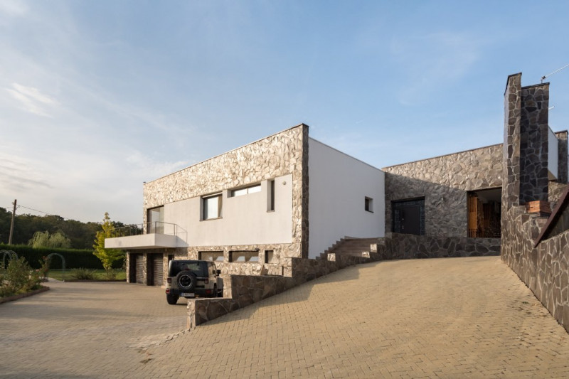 Manson House Vila Branesti- un spectacol arhitectural imbinat cu natura 