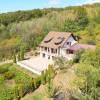 Hidden Hills Villa. Un Mansion House inconjurat de padure